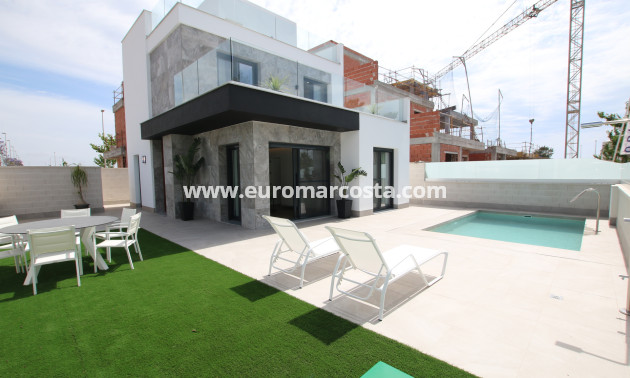 Nueva construcción  - detached - Pilar de la Horadada