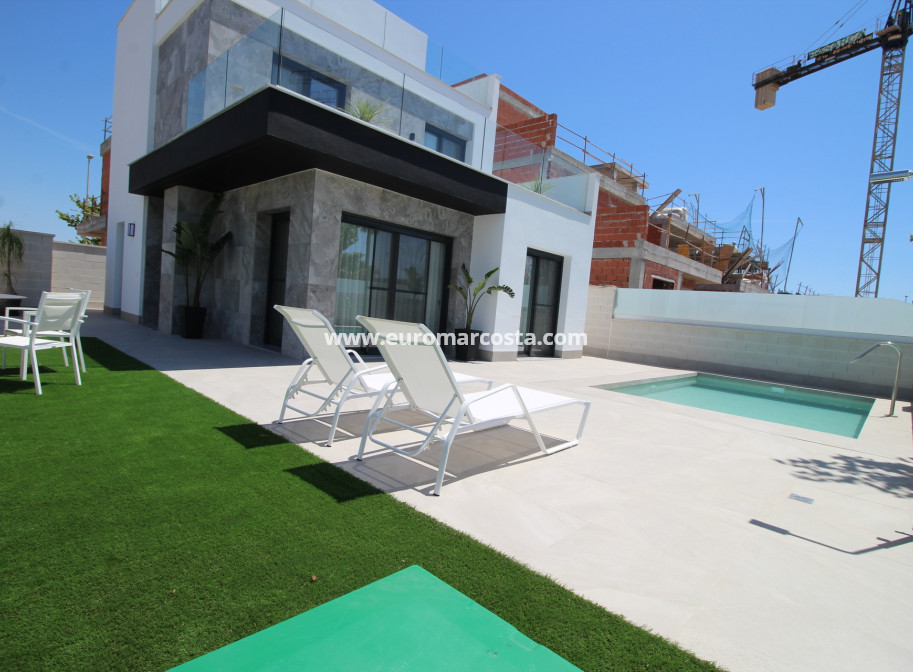 Nueva construcción  - detached - Pilar de la Horadada