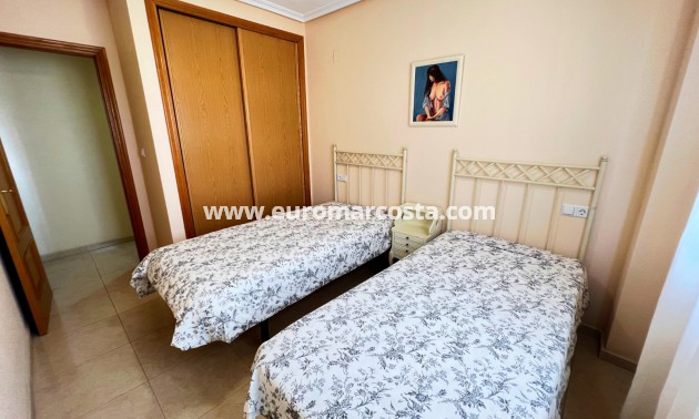 Sale - Apartment / flat - Guardamar del Segura