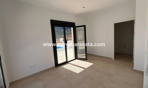Nueva construcción  - detached - La Canalosa - Alicante