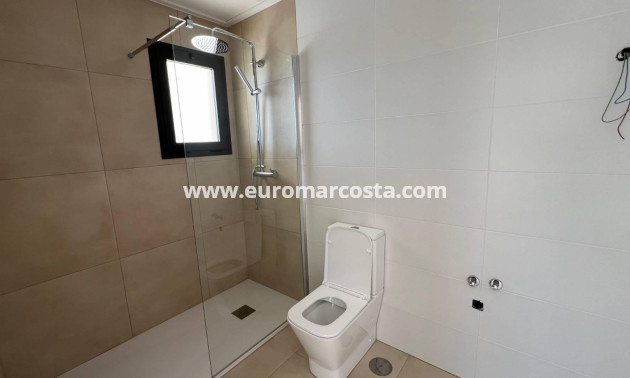 Nueva construcción  - detached - La Canalosa - Alicante