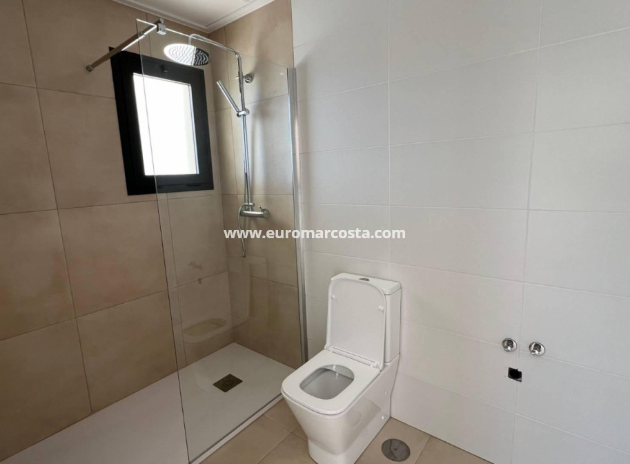 Nueva construcción  - detached - La Canalosa - Alicante
