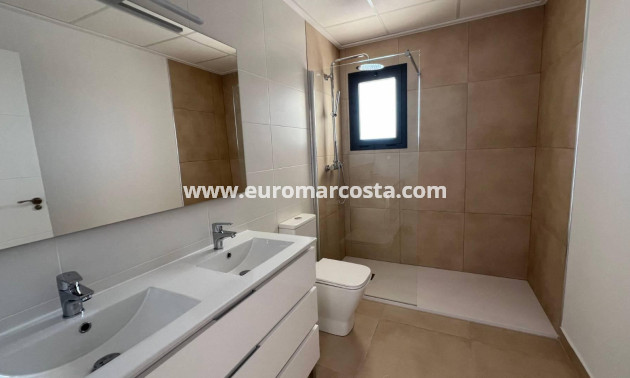 Nueva construcción  - detached - La Canalosa - Alicante