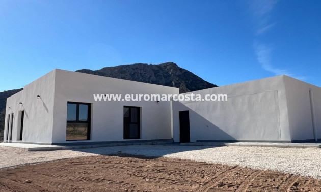 Nueva construcción  - detached - La Canalosa - Alicante