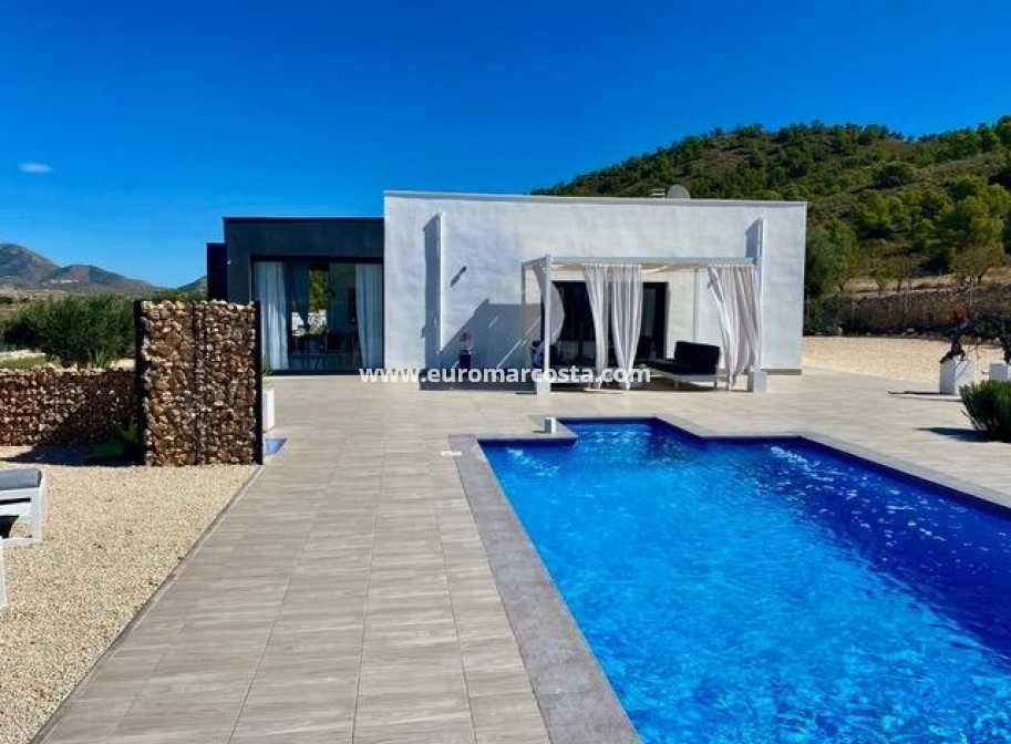 Nueva construcción  - detached - La Canalosa - Alicante
