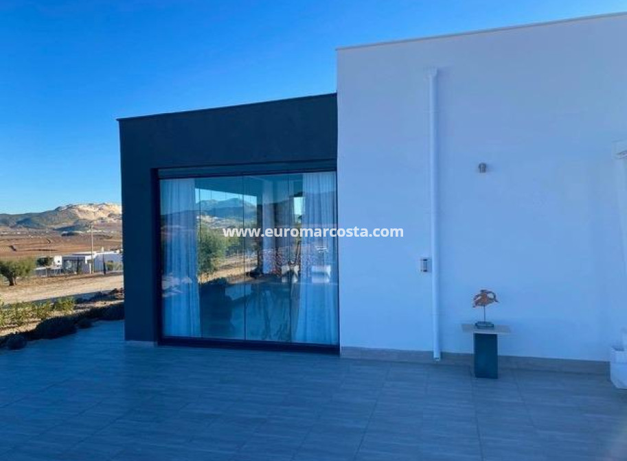 Nueva construcción  - detached - La Canalosa - Alicante