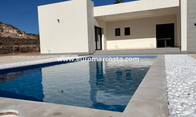 Nueva construcción  - detached - La Canalosa - Alicante