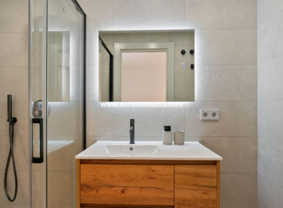 Venta - Apartamento / piso - Torrevieja - TORREVIEJA