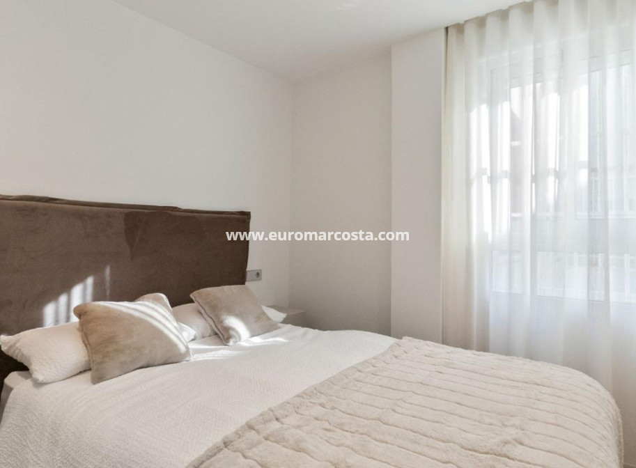 Venta - Apartamento / piso - Torrevieja - TORREVIEJA