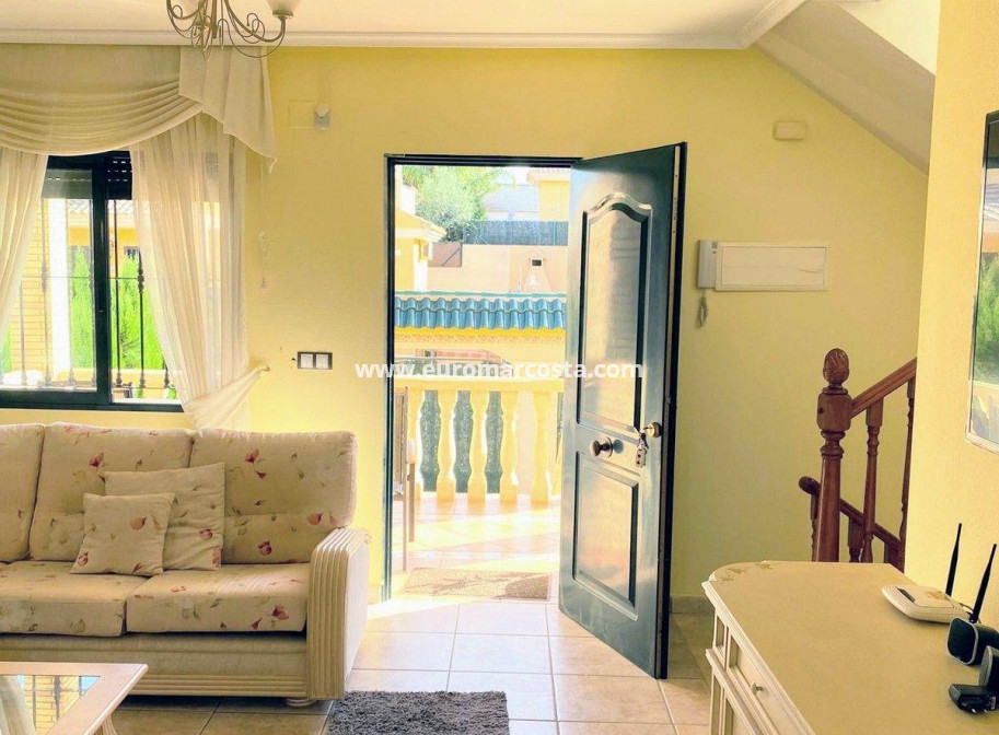 Sale - Chalet - Orihuela Costa