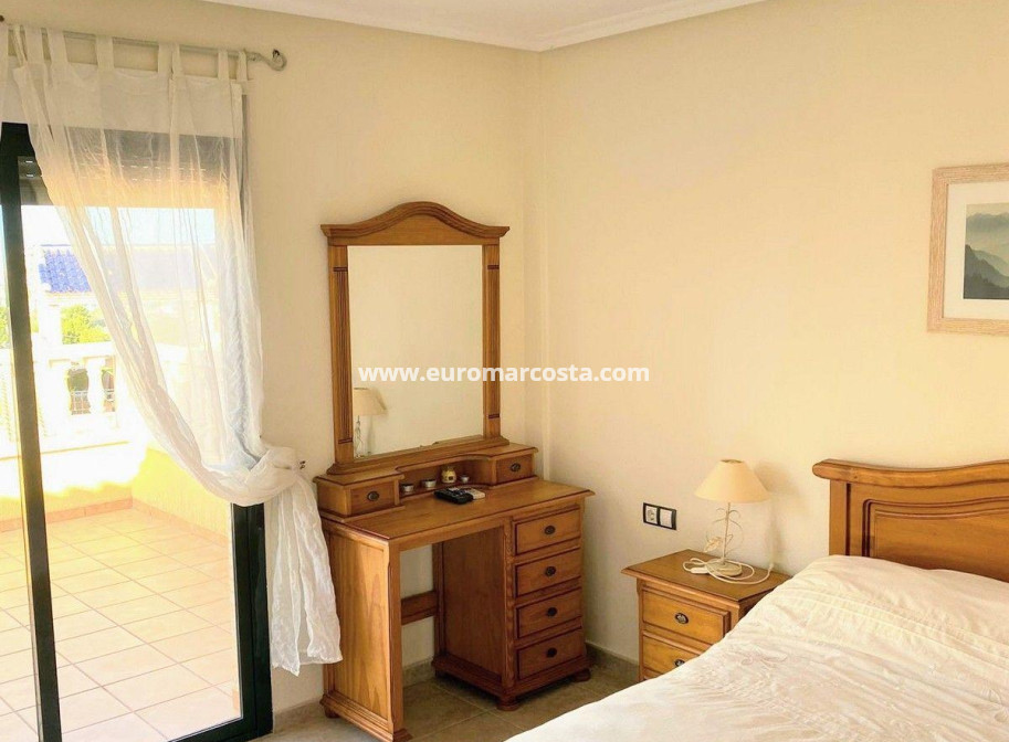 Sale - Chalet - Orihuela Costa