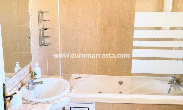 Sale - Chalet - Orihuela Costa