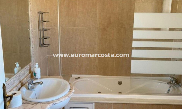Sale - Chalet - Orihuela Costa