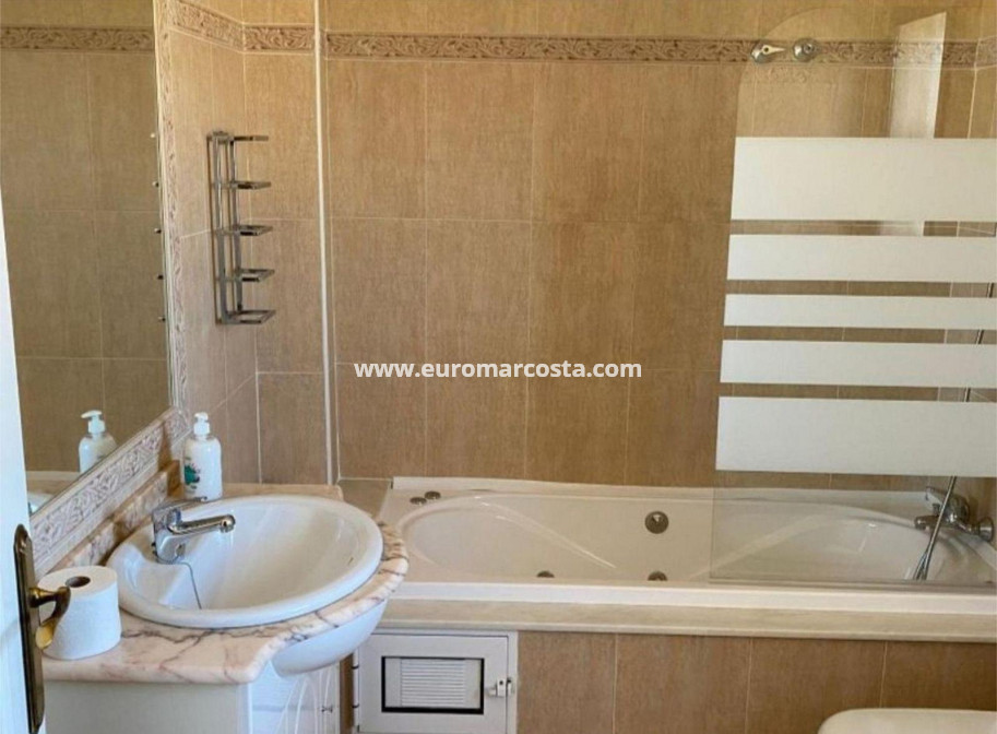 Sale - Chalet - Orihuela Costa