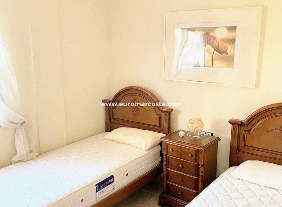 Sale - Chalet - Orihuela Costa