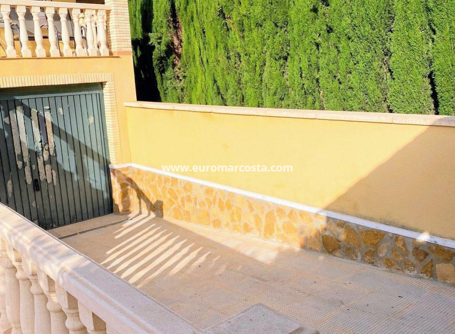 Sale - Chalet - Orihuela Costa