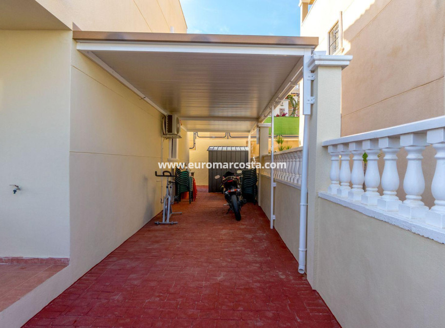Sale - Casa - Orihuela Costa
