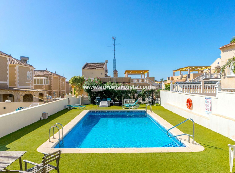 Sale - Casa - Orihuela Costa