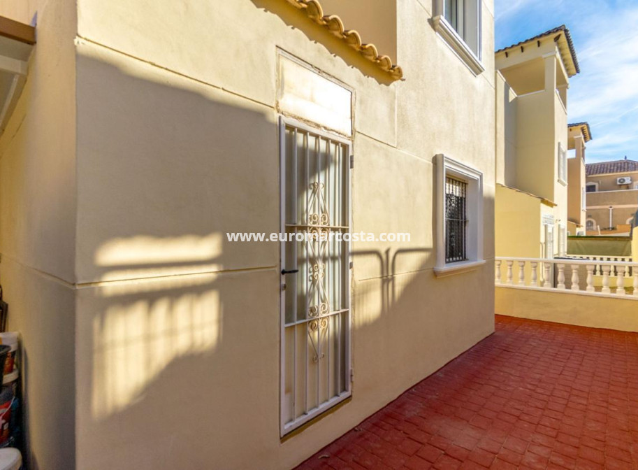 Sale - Casa - Orihuela Costa