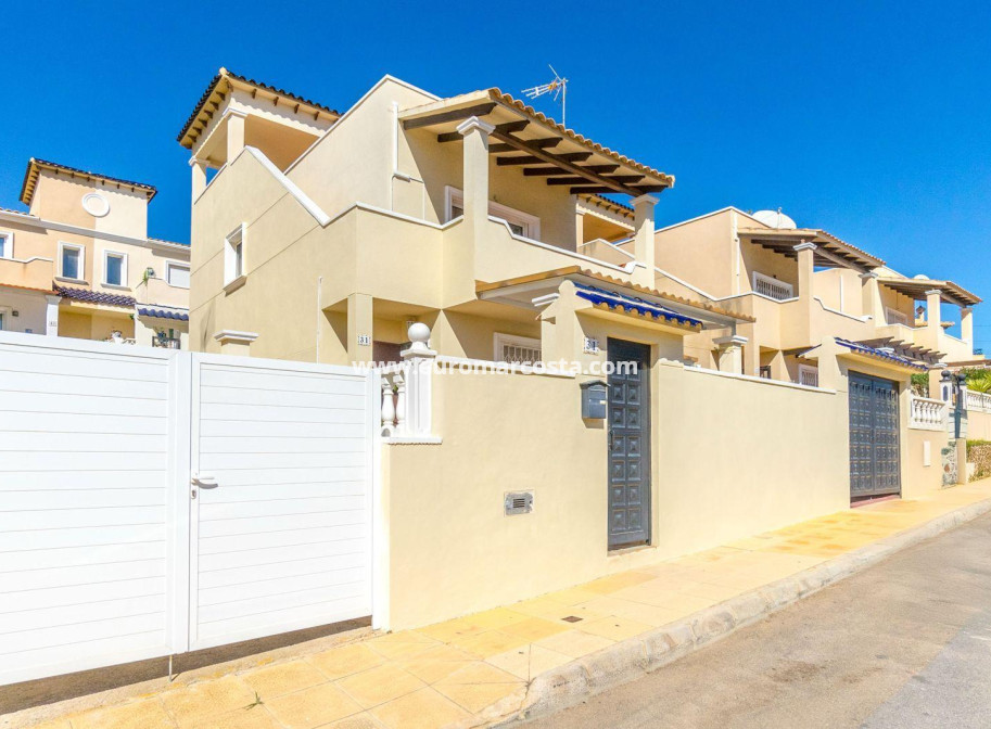 Sale - Casa - Orihuela Costa