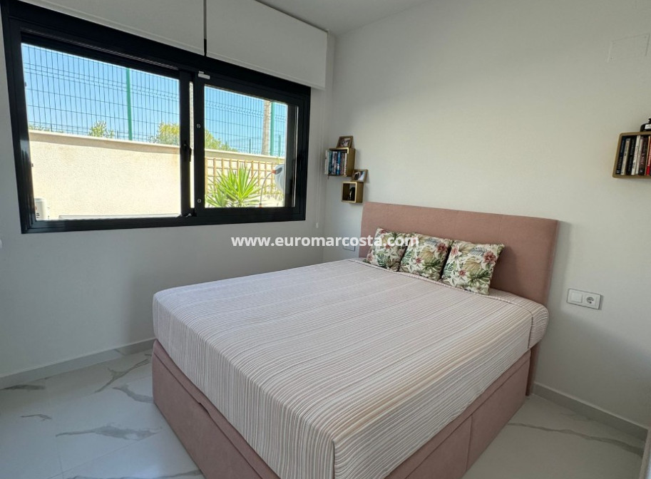 Venta - Bungalow - San Miguel de Salinas