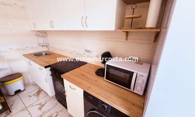 Sale - Bungalow Planta Baja - Torrevieja - TORREVIEJA
