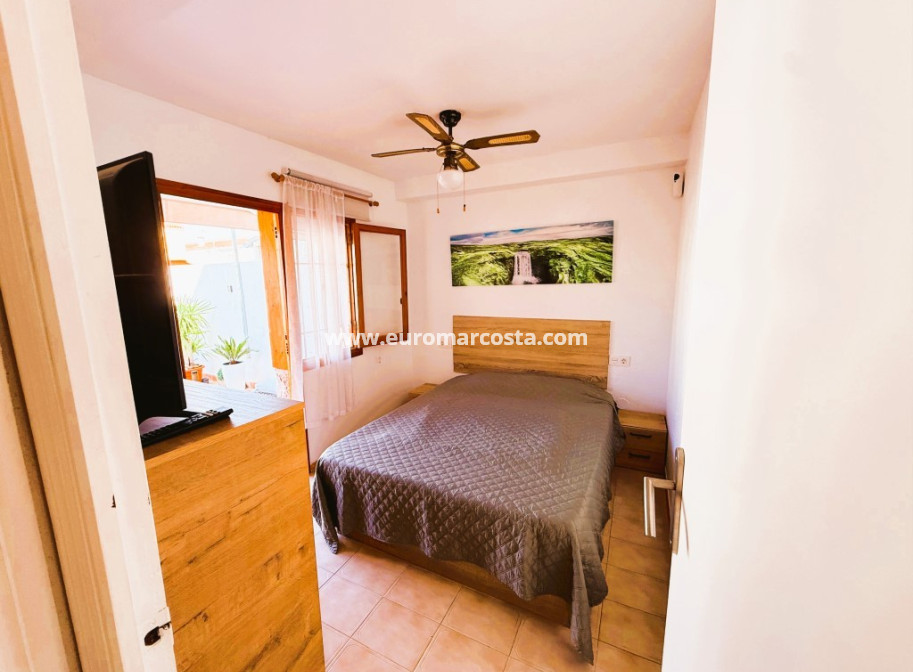 Sale - Bungalow Planta Baja - Torrevieja - TORREVIEJA