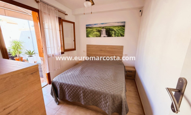 Sale - Bungalow Planta Baja - Torrevieja - TORREVIEJA