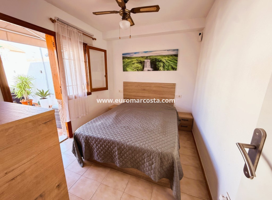 Sale - Bungalow Planta Baja - Torrevieja - TORREVIEJA