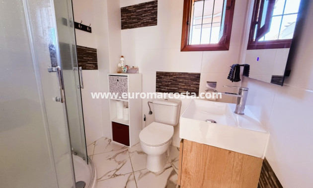 Sale - Bungalow Planta Baja - Torrevieja - TORREVIEJA