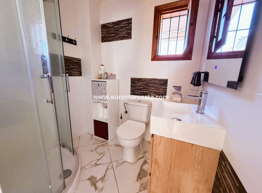 Sale - Bungalow Planta Baja - Torrevieja - TORREVIEJA