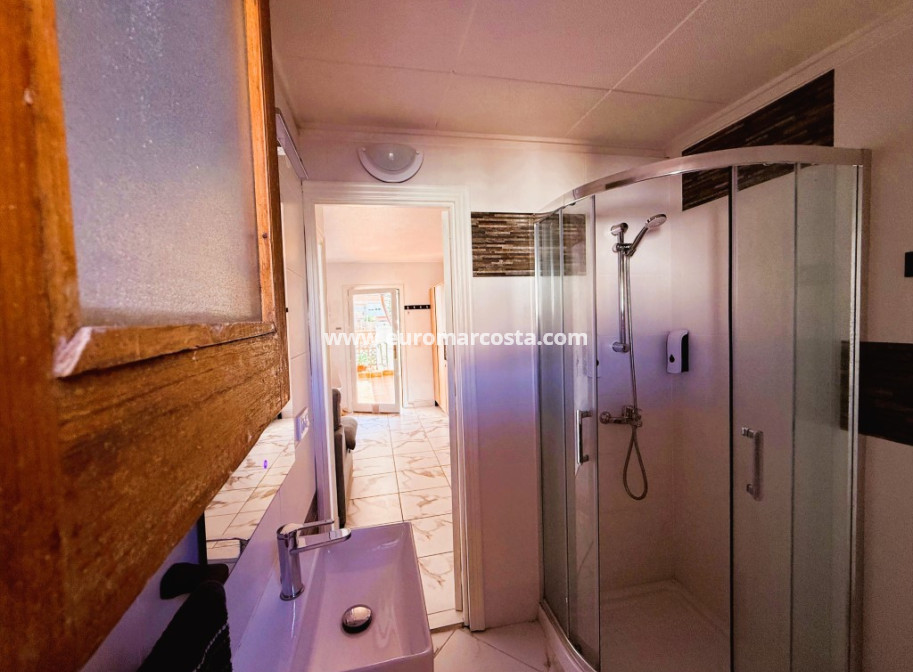 Sale - Bungalow Planta Baja - Torrevieja - TORREVIEJA