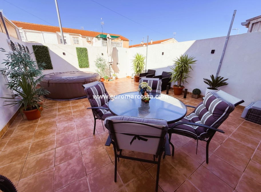 Sale - Bungalow Planta Baja - Torrevieja - TORREVIEJA
