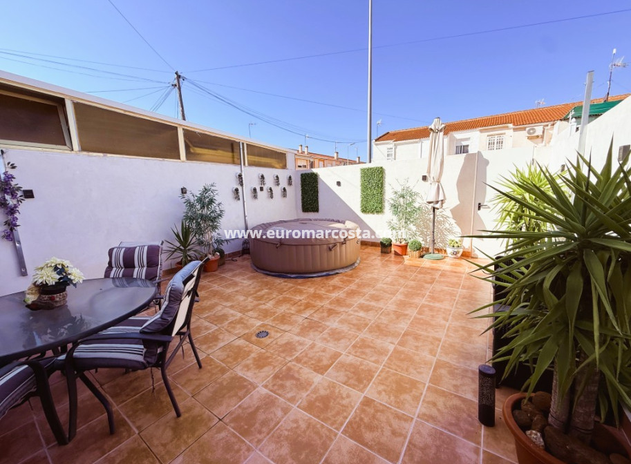 Sale - Bungalow Planta Baja - Torrevieja - TORREVIEJA