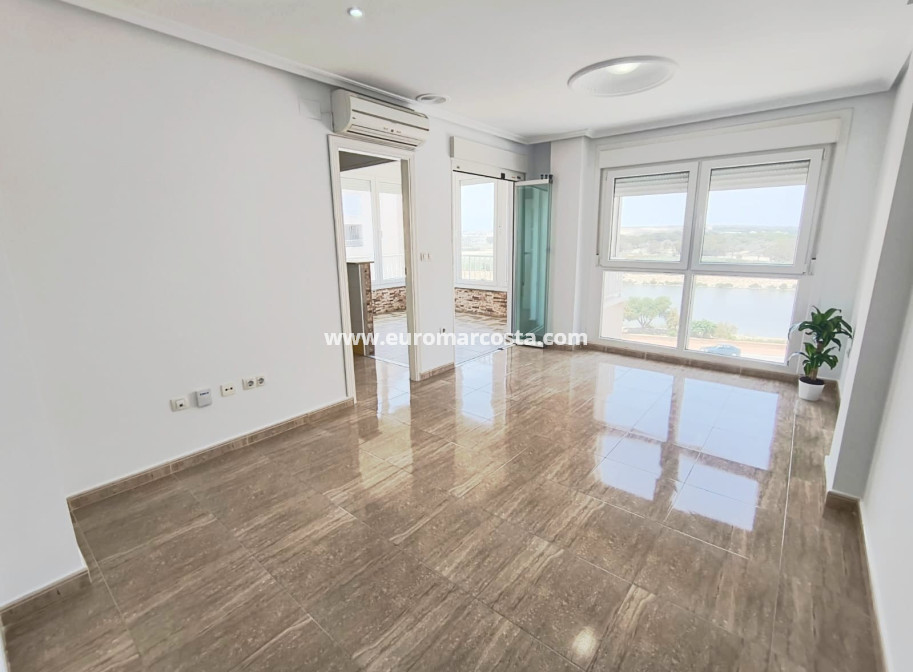 Venta - Apartamento / piso - Guardamar del Segura - Puerto Deportivo