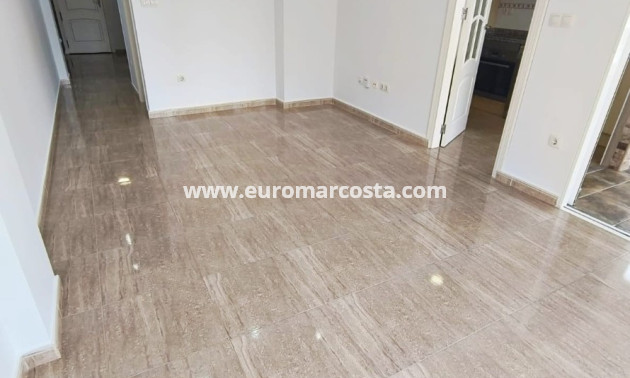 Venta - Apartamento / piso - Guardamar del Segura - Puerto Deportivo