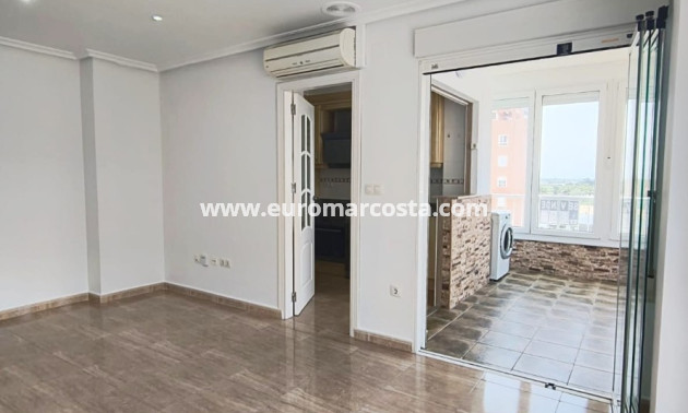 Venta - Apartamento / piso - Guardamar del Segura - Puerto Deportivo