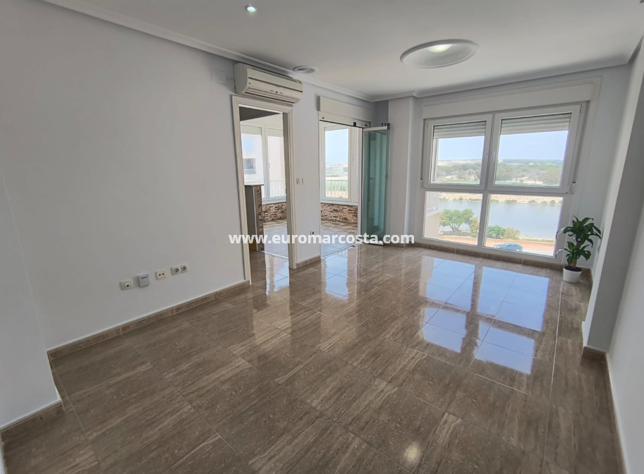 Venta - Apartamento / piso - Guardamar del Segura - Puerto Deportivo