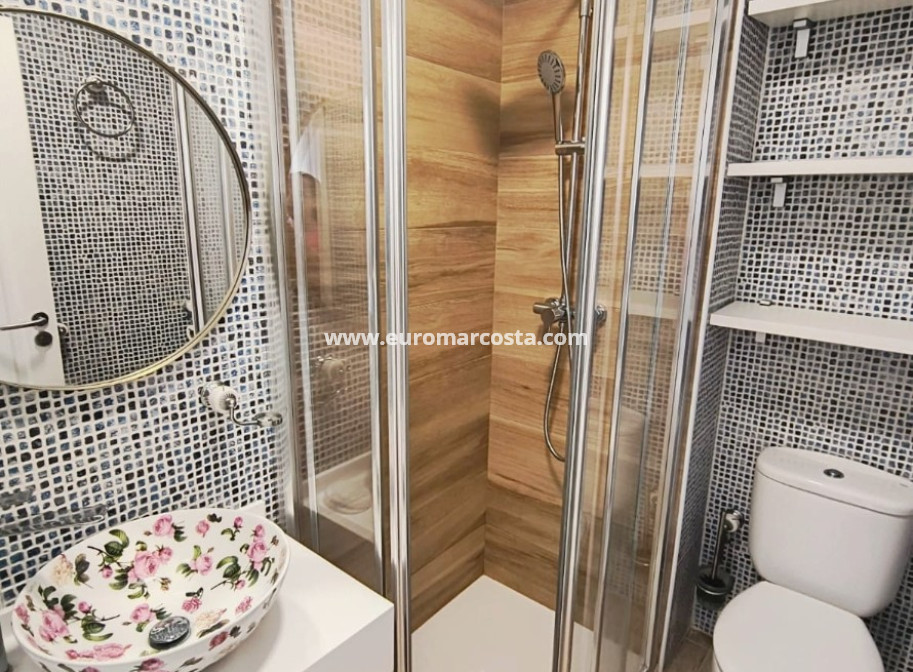 Venta - Apartamento / piso - Guardamar del Segura - Puerto Deportivo