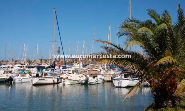 Venta - Apartamento / piso - Guardamar del Segura - Puerto Deportivo