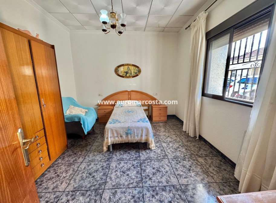 Venta - Casa - Benejúzar