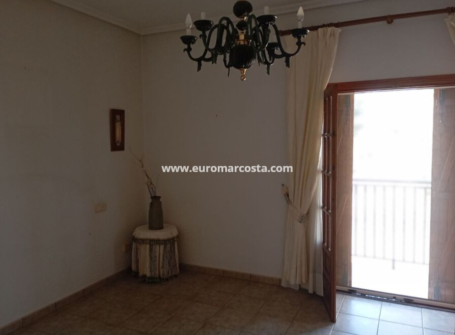 Sale - Country house - Daya Nueva