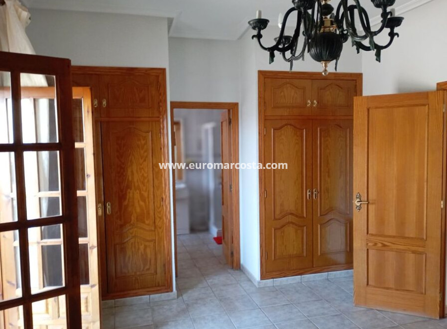 Sale - Country house - Daya Nueva
