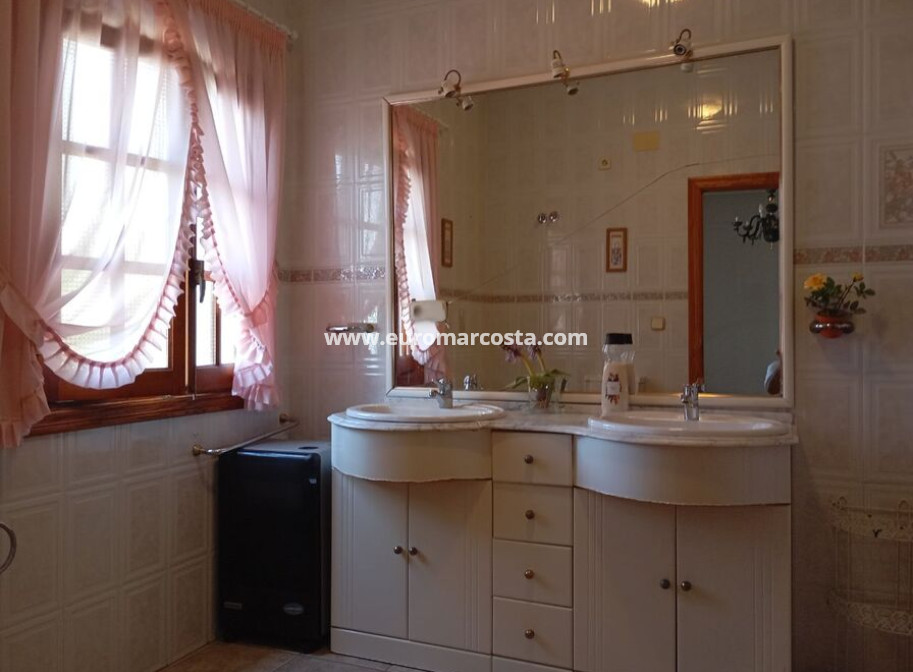 Sale - Country house - Daya Nueva