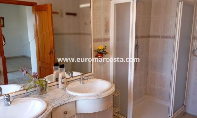 Sale - Country house - Daya Nueva
