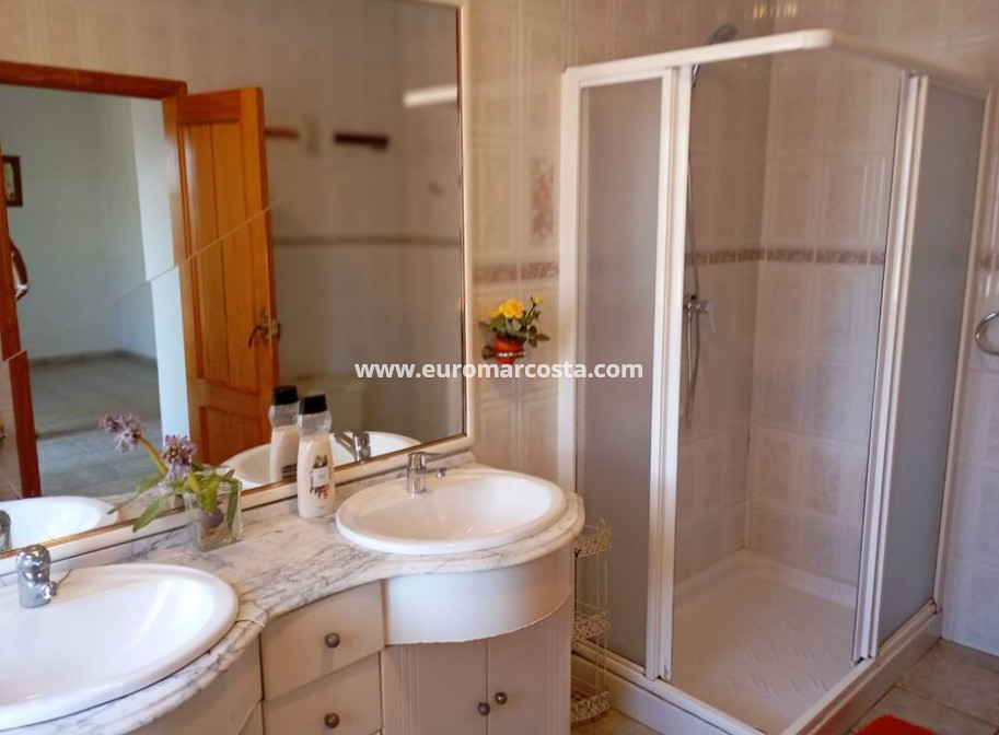 Sale - Country house - Daya Nueva