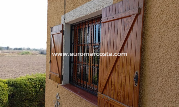 Sale - Country house - Daya Nueva