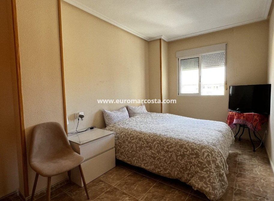 Objekte zum Wiederverkauf - Wohnung - Torrevieja - TORREVIEJA