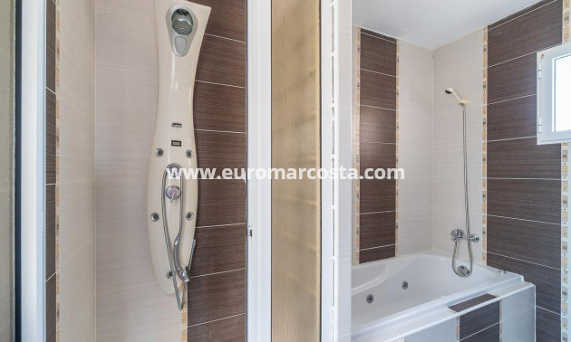 Sale - Villa - Torrevieja - La Mata