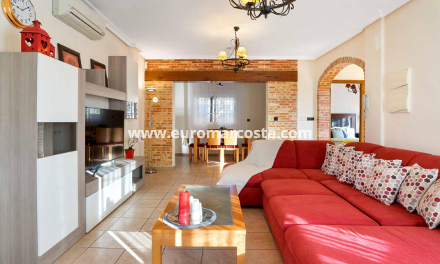 Objekte zum Wiederverkauf - Villa freitstehend - Orihuela Costa